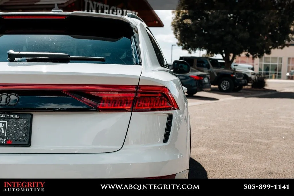 Audi RS Q8 photo 14