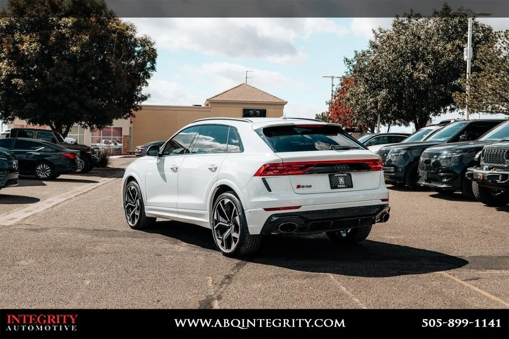 Audi RS Q8 photo 5