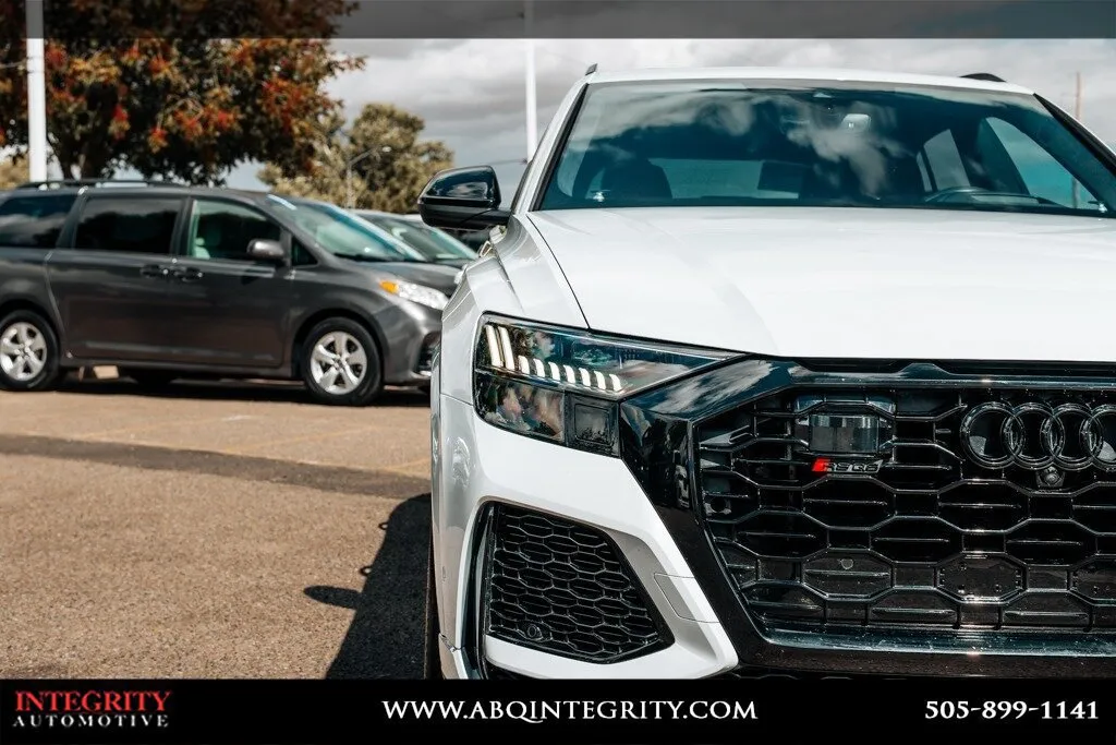 Audi RS Q8 photo 9