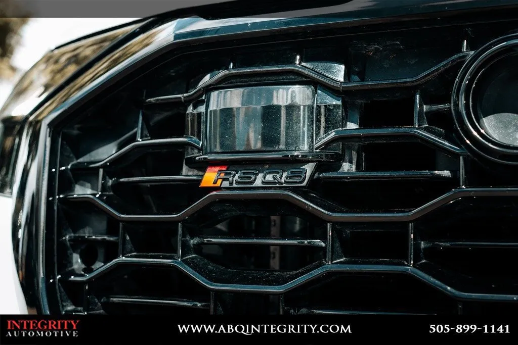 Audi RS Q8 photo 11