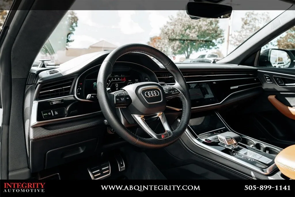 Audi RS Q8 photo 18