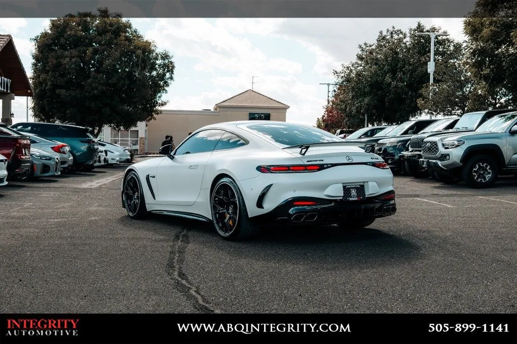 Mercedes-Benz AMG GT photo 5