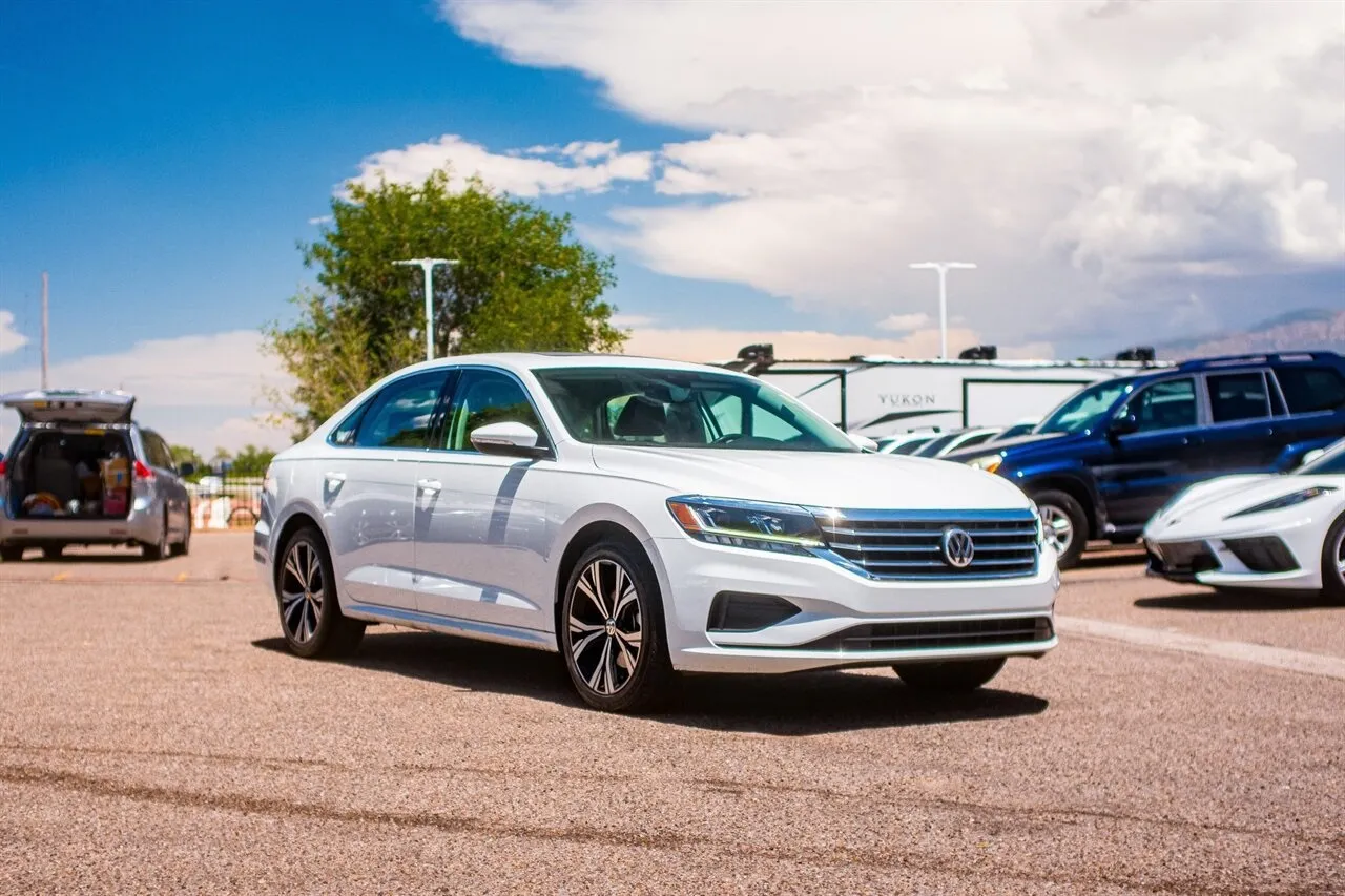 White 2022 Volkswagen Passat 2.0T SE for sale in Albuquerque, NM