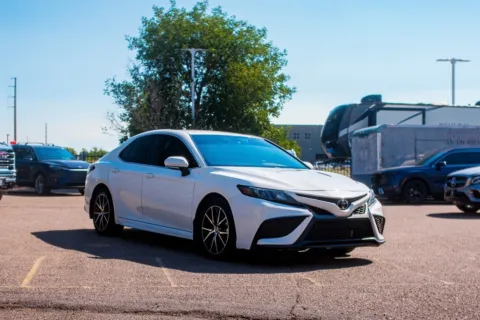 White 2022 Toyota Camry SE for sale in Albuquerque, NM