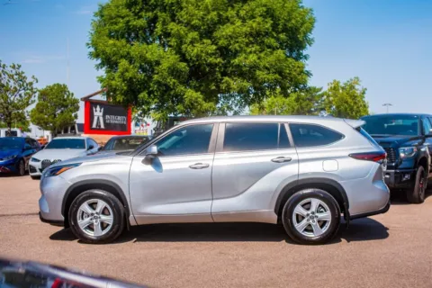 More photos of 2024 Toyota Highlander LE at Integrity Automotive, NM