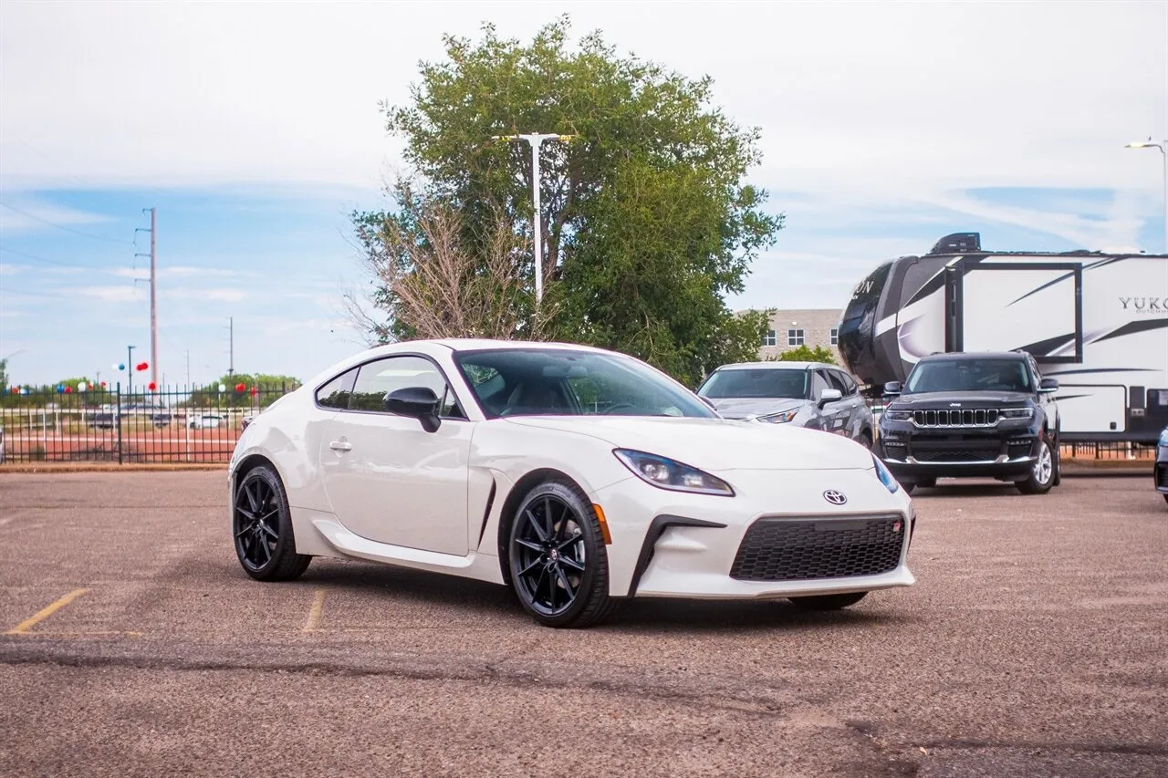 White 2025 Toyota GR86 Premium for sale in Albuquerque, NM