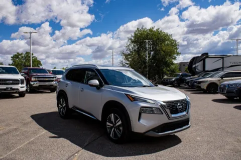 Silver 2022 Nissan Rogue SL for sale in Albuquerque, NM