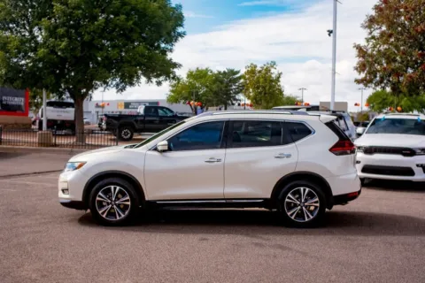More photos of 2018 Nissan Rogue SL at Integrity Automotive, NM