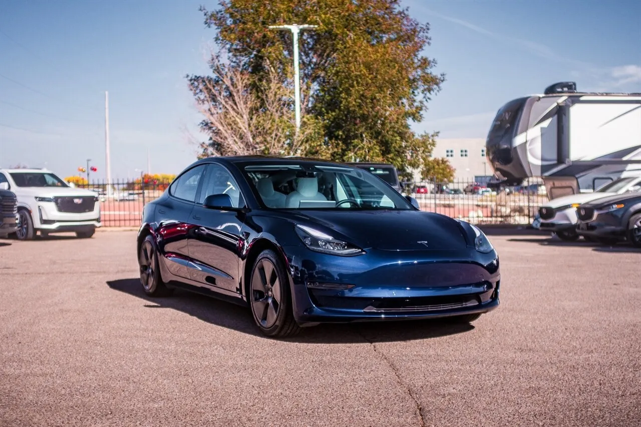 Blue 2021 Tesla Model 3 Standard Range Plus for sale in Albuquerque, NM