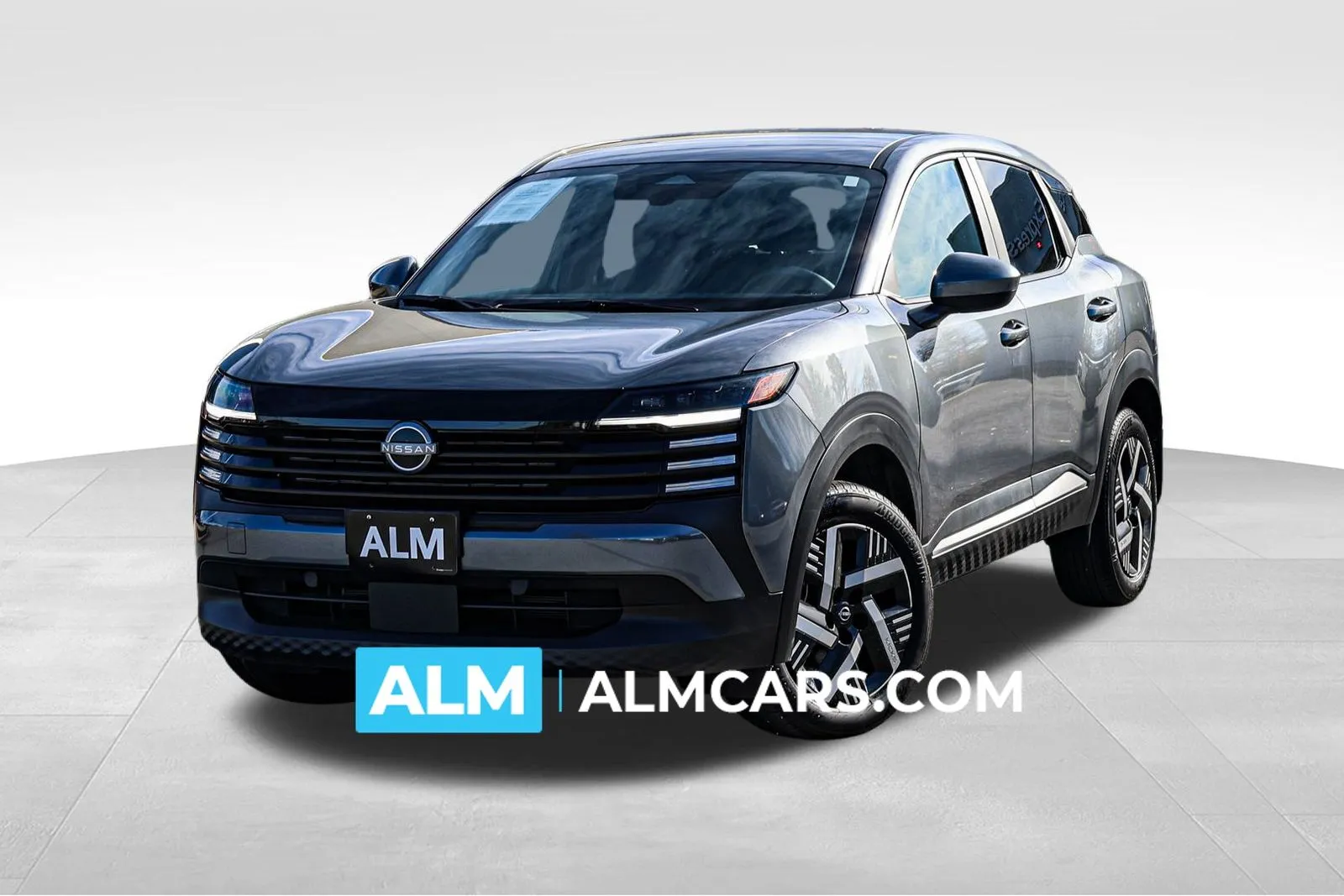 2025 Nissan Kicks SV's photo