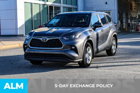 More photos of 2023 Toyota Highlander LE at ALM Nissan Newnan, GA