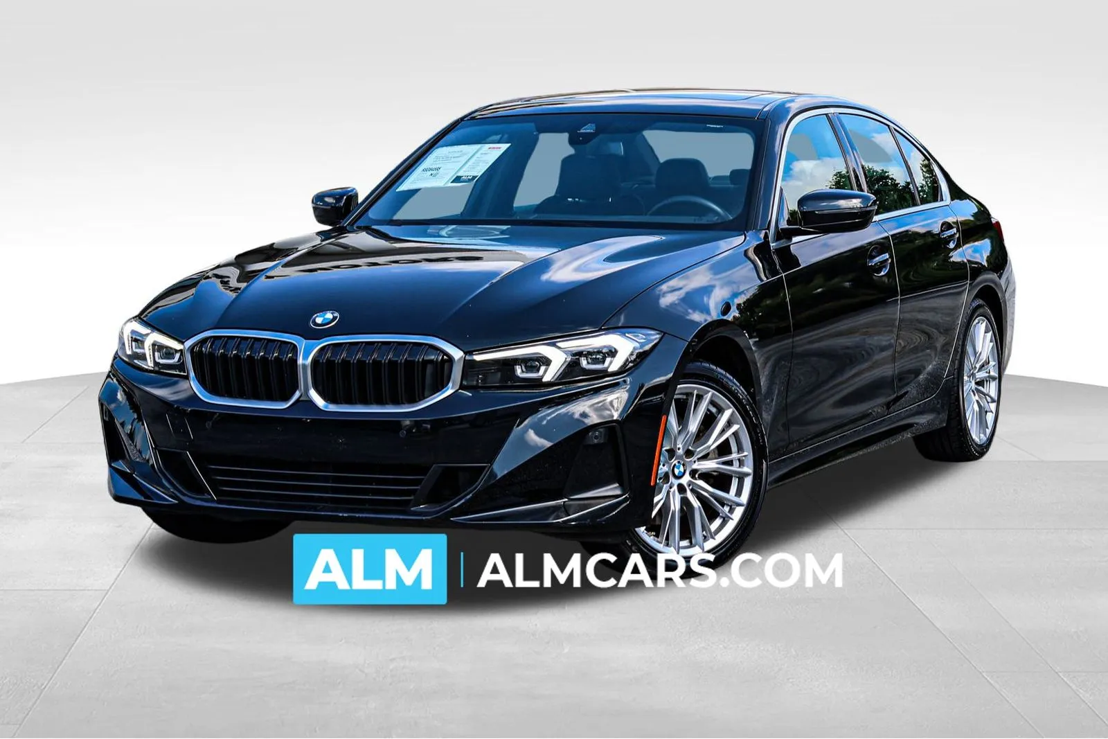 2024 BMW 3 Series 330i's photo