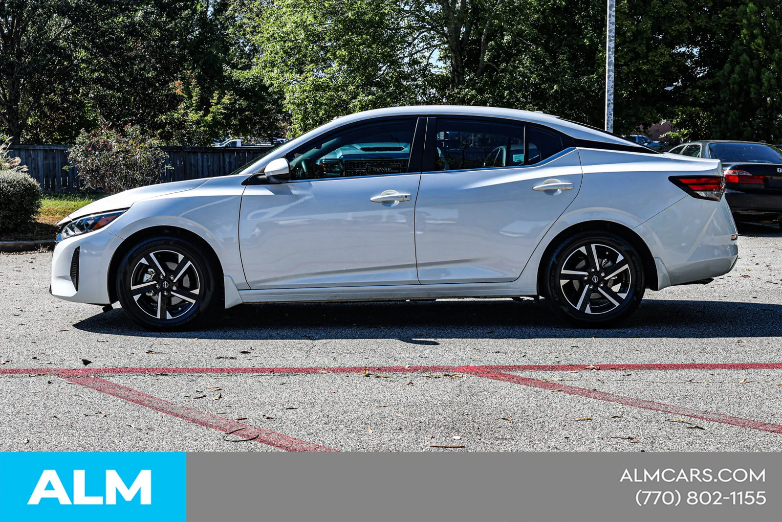 2025 Nissan Sentra SV - Photo 9