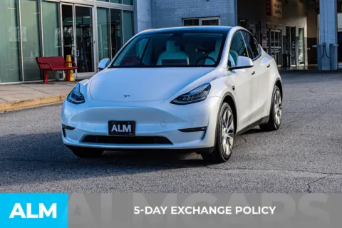 More photos of 2022 Tesla Model Y Long Range at ALM Nissan Newnan, GA