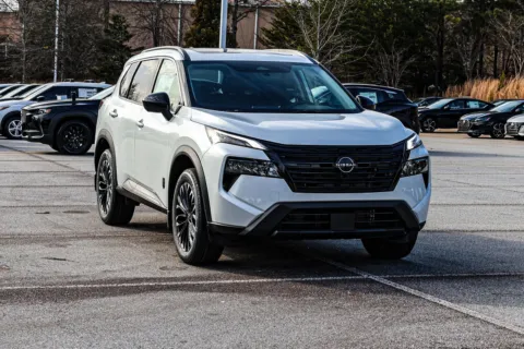 More photos of 2026 Nissan Rogue Dark Armor at ALM Nissan Newnan, GA