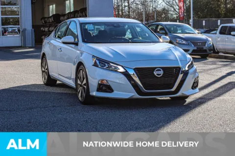 More photos of 2022 Nissan Altima 2.5 SL at ALM Nissan Newnan, GA