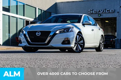 Another view of 2022 Nissan Altima 2.5 SL for sale in Newnan, GA at ALM Nissan Newnan