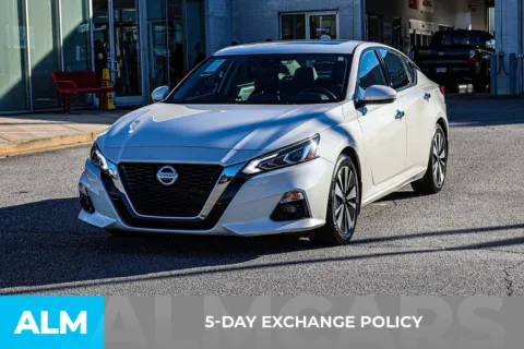 More photos of 2022 Nissan Altima 2.5 SL at ALM Nissan Newnan, GA