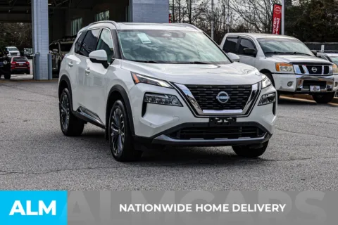 More photos of 2023 Nissan Rogue SL at ALM Nissan Newnan, GA