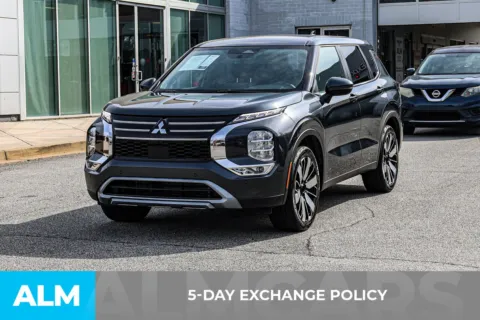 More photos of 2025 Mitsubishi Outlander SE at ALM Nissan Newnan, GA