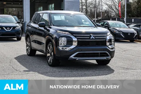 More photos of 2025 Mitsubishi Outlander SE at ALM Nissan Newnan, GA