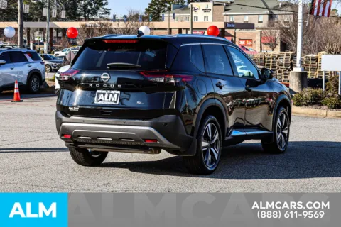 More photos of 2023 Nissan Rogue SL at ALM Nissan Newnan, GA