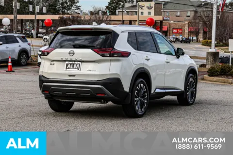 More photos of 2023 Nissan Rogue SL at ALM Nissan Newnan, GA