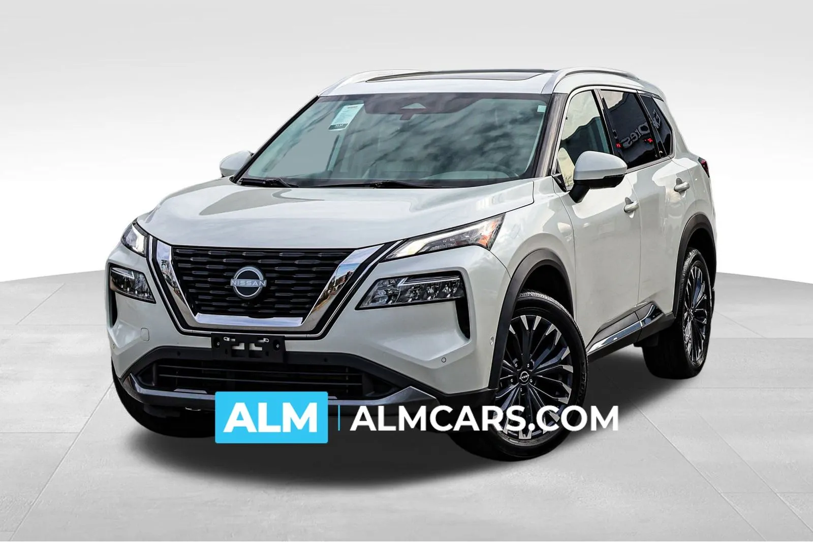 White 2023 Nissan Rogue SL for sale in Newnan, GA