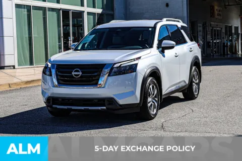 More photos of 2025 Nissan Pathfinder SL at ALM Nissan Newnan, GA