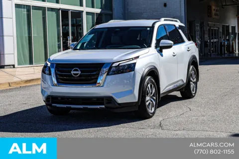 More photos of 2025 Nissan Pathfinder SL at ALM Nissan Newnan, GA