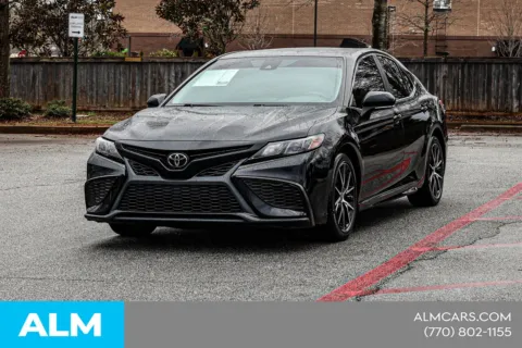 More photos of 2022 Toyota Camry SE at ALM Nissan Newnan, GA