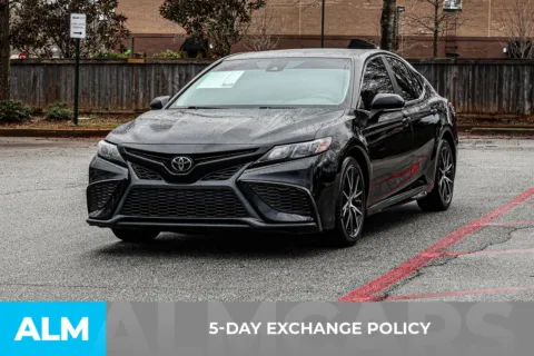More photos of 2022 Toyota Camry SE at ALM Nissan Newnan, GA