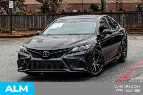 Green 2022 Toyota Camry SE for sale in Newnan, GA