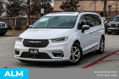 White 2023 Chrysler Pacifica Limited for sale in Newnan, GA