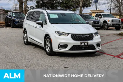 More photos of 2023 Chrysler Pacifica Limited at ALM Nissan Newnan, GA