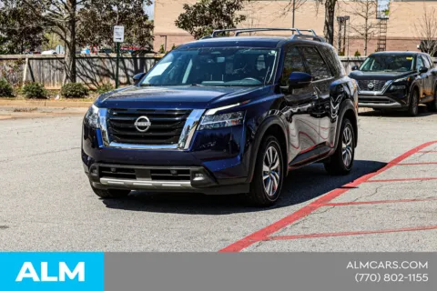 More photos of 2023 Nissan Pathfinder SL at ALM Nissan Newnan, GA