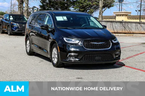 More photos of 2024 Chrysler Pacifica Touring L at ALM Nissan Newnan, GA