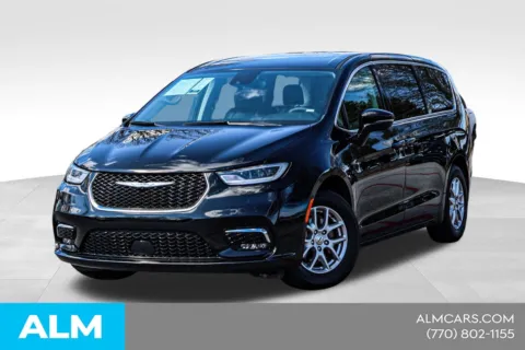 Black 2024 Chrysler Pacifica Touring L for sale in Newnan, GA