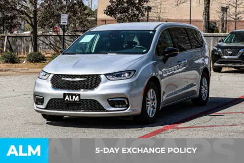 Another view of 2024 Chrysler Pacifica Touring L for sale in Newnan, GA at ALM Nissan Newnan