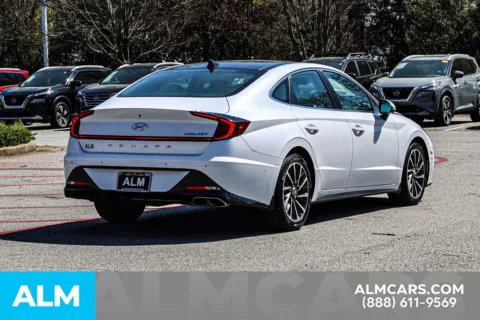 More photos of 2022 Hyundai Sonata Limited at ALM Nissan Newnan, GA