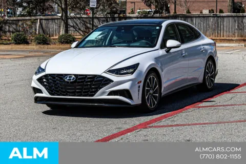 More photos of 2022 Hyundai Sonata Limited at ALM Nissan Newnan, GA