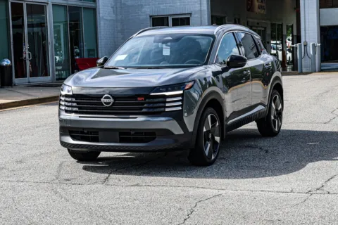 Another view of 2026 Nissan Kicks SR w/ Lifetime Powertrain Warranty for sale in Newnan, GA at ALM Nissan Newnan