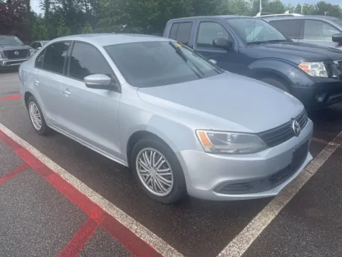 Photos of 2014 Volkswagen Jetta 1.8T SE - CARFAX NO ACCIDENTS for sale in Newnan, GA at ALM Nissan Newnan