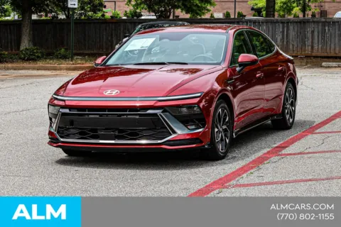 More photos of 2025 Hyundai Sonata SEL CARFAX ONE OWNER NO ACCIDENTS at ALM Nissan Newnan, GA