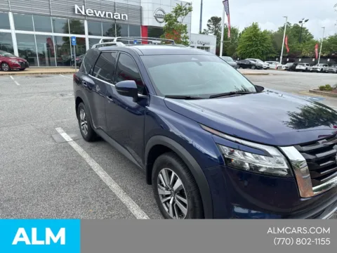 More photos of 2022 Nissan Pathfinder SL Carfax One Owner w/ No Accidents at ALM Nissan Newnan, GA