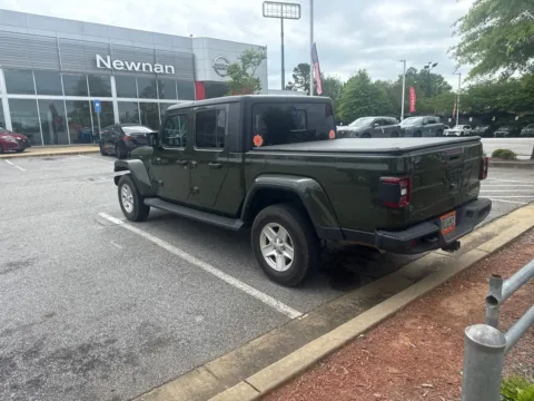 More photos of 2022 Jeep Gladiator Sport at ALM Nissan Newnan, GA