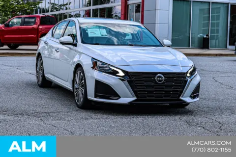 More photos of 2023 Nissan Altima 2.5 SL at ALM Nissan Newnan, GA