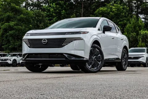 Photos of 2026 Nissan Murano Platinum for sale in Newnan, GA at ALM Nissan Newnan