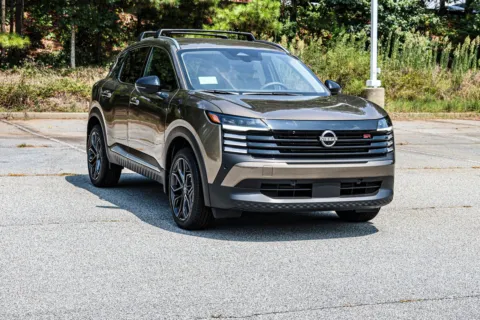More photos of 2026 Nissan Kicks SR at ALM Nissan Newnan, GA