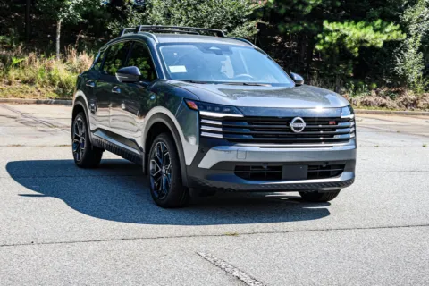 More photos of 2026 Nissan Kicks SR at ALM Nissan Newnan, GA